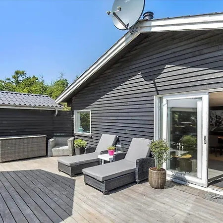 Holiday home Bl1417-blokhus-frederiksensvej-16 *